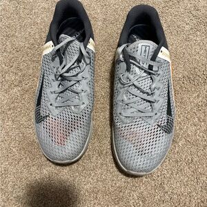 Preowned like new Nike Metcon 6 size 10.5